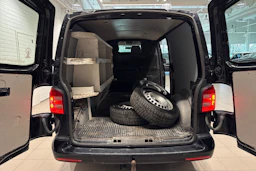 musta Volkswagen Transporter 2017 kuva 34.