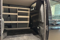 musta Volkswagen Transporter 2017 kuva 36.