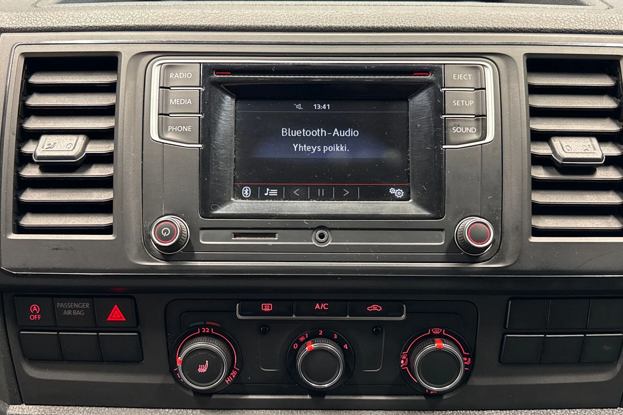 musta Volkswagen Transporter 2017 kuva 40.