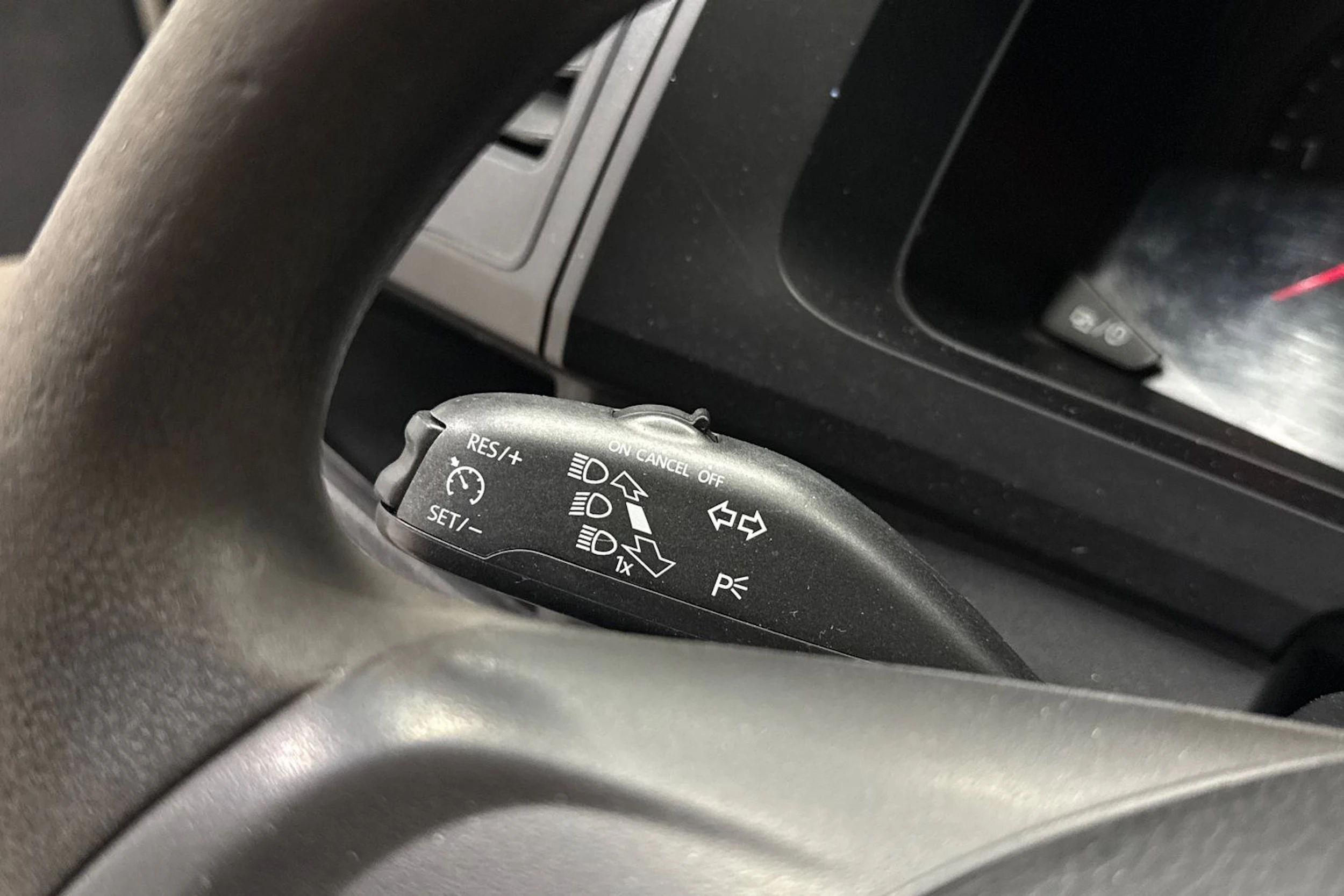 musta Volkswagen Transporter 2017 kuva 41.