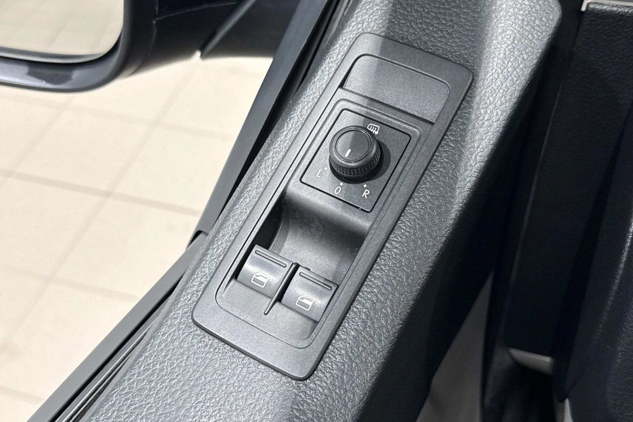 musta Volkswagen Transporter 2017 kuva 42.