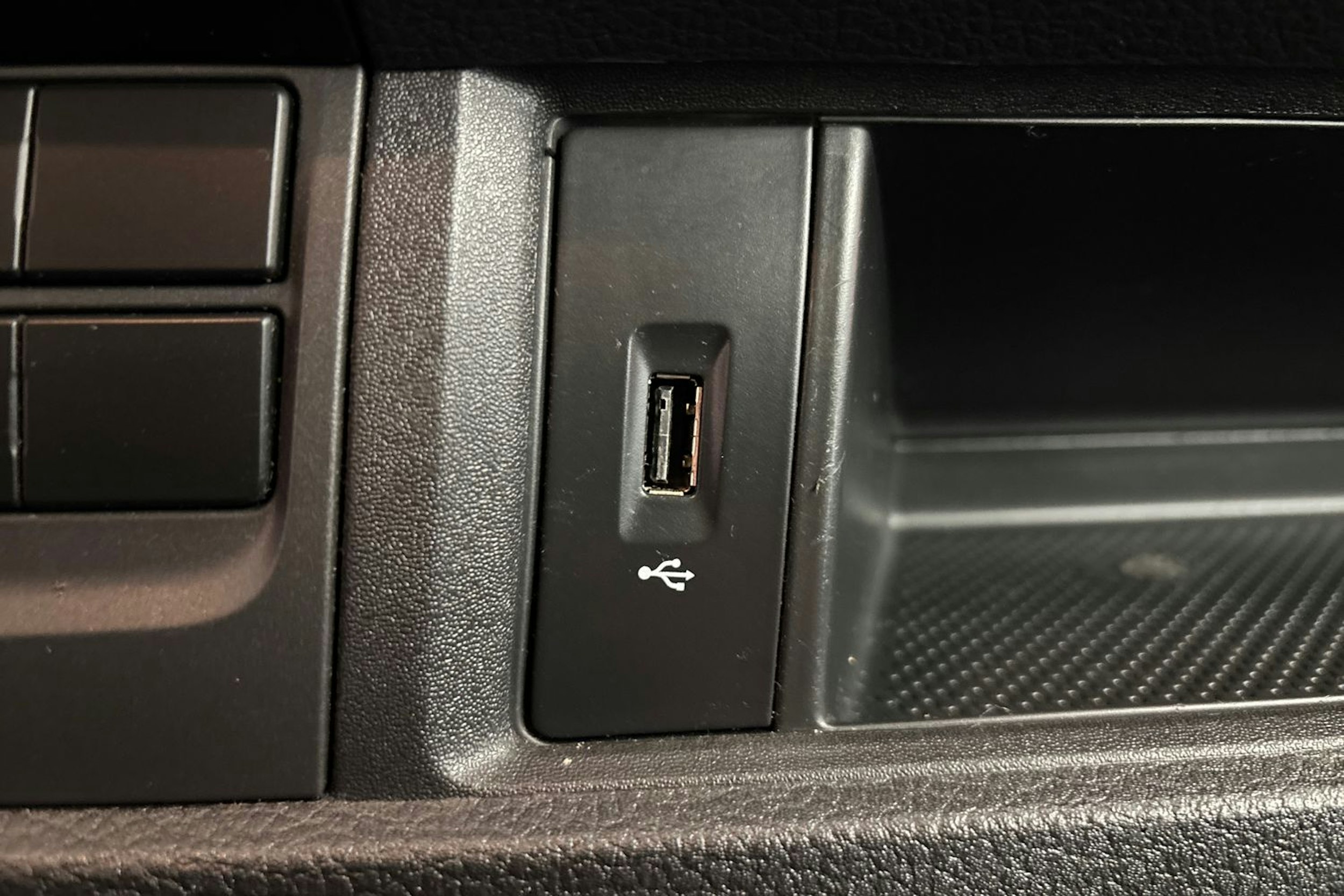 Hopea Volkswagen TRANSPORTER 2017 kuva 24.