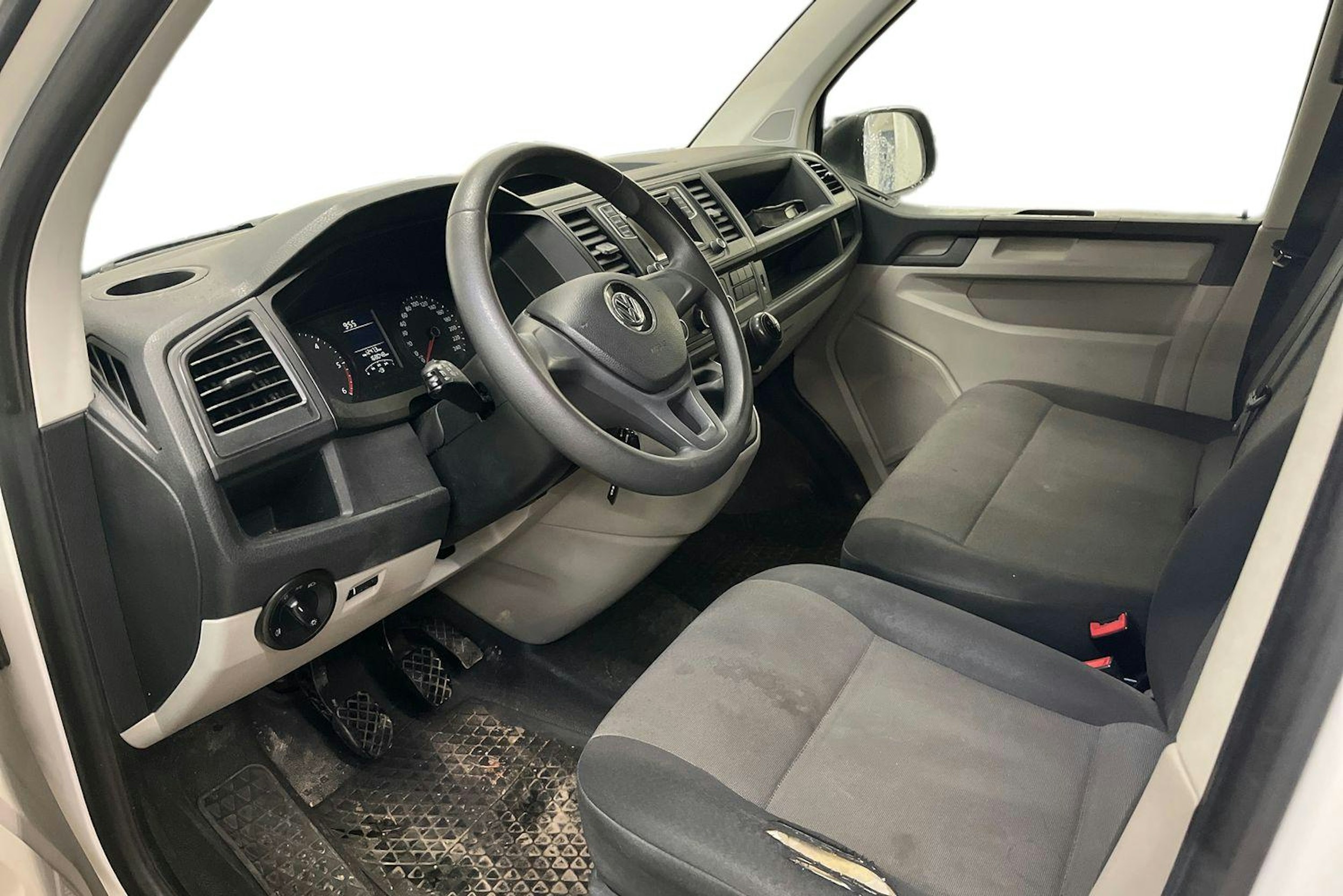 valkoinen Volkswagen Transporter 2017 kuva 3.