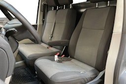 harmaa Volkswagen Transporter 2017 kuva 12.