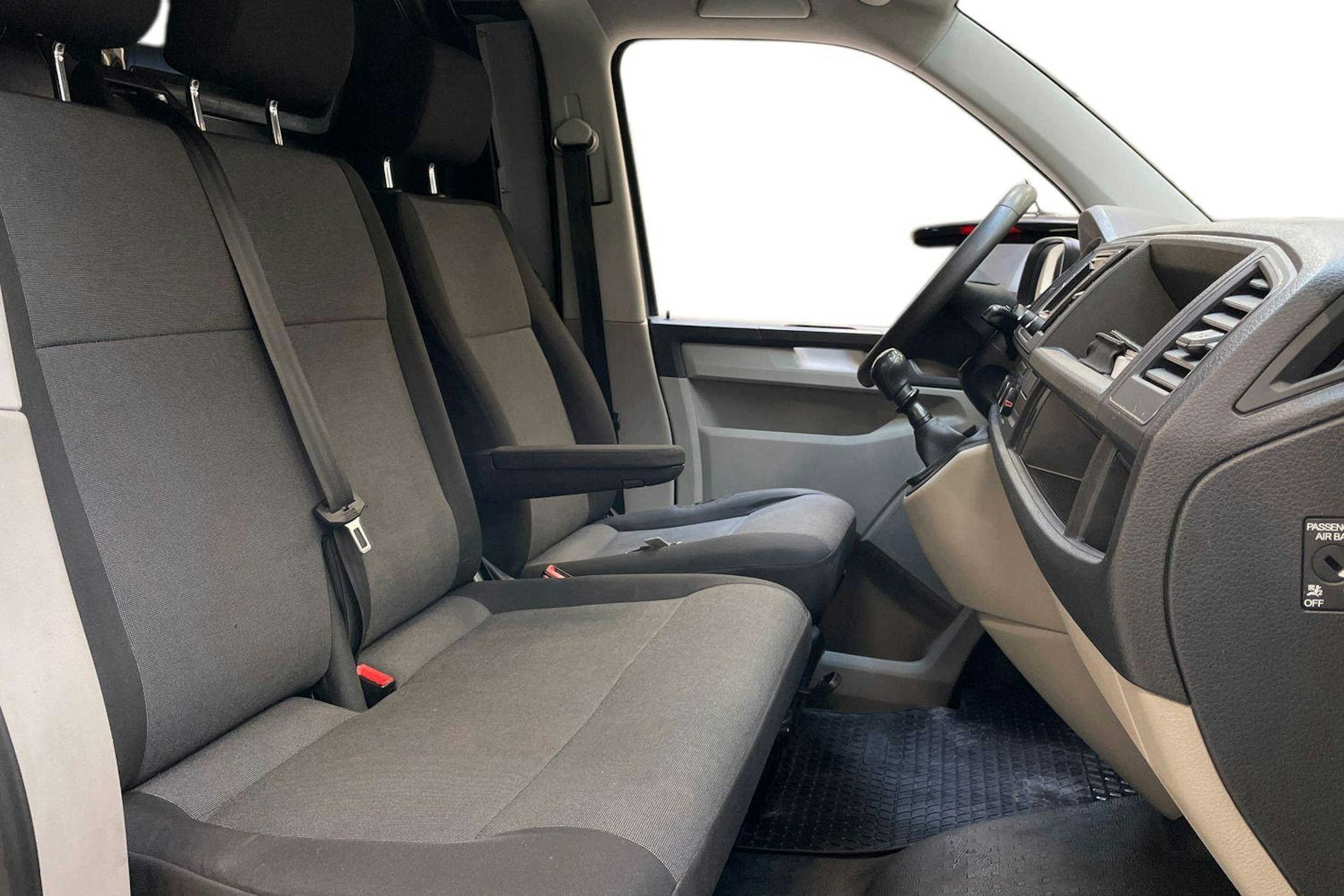 harmaa Volkswagen Transporter 2017 kuva 13.