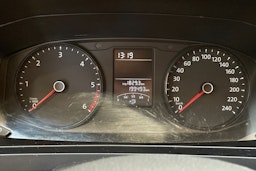harmaa Volkswagen Transporter 2017 kuva 19.