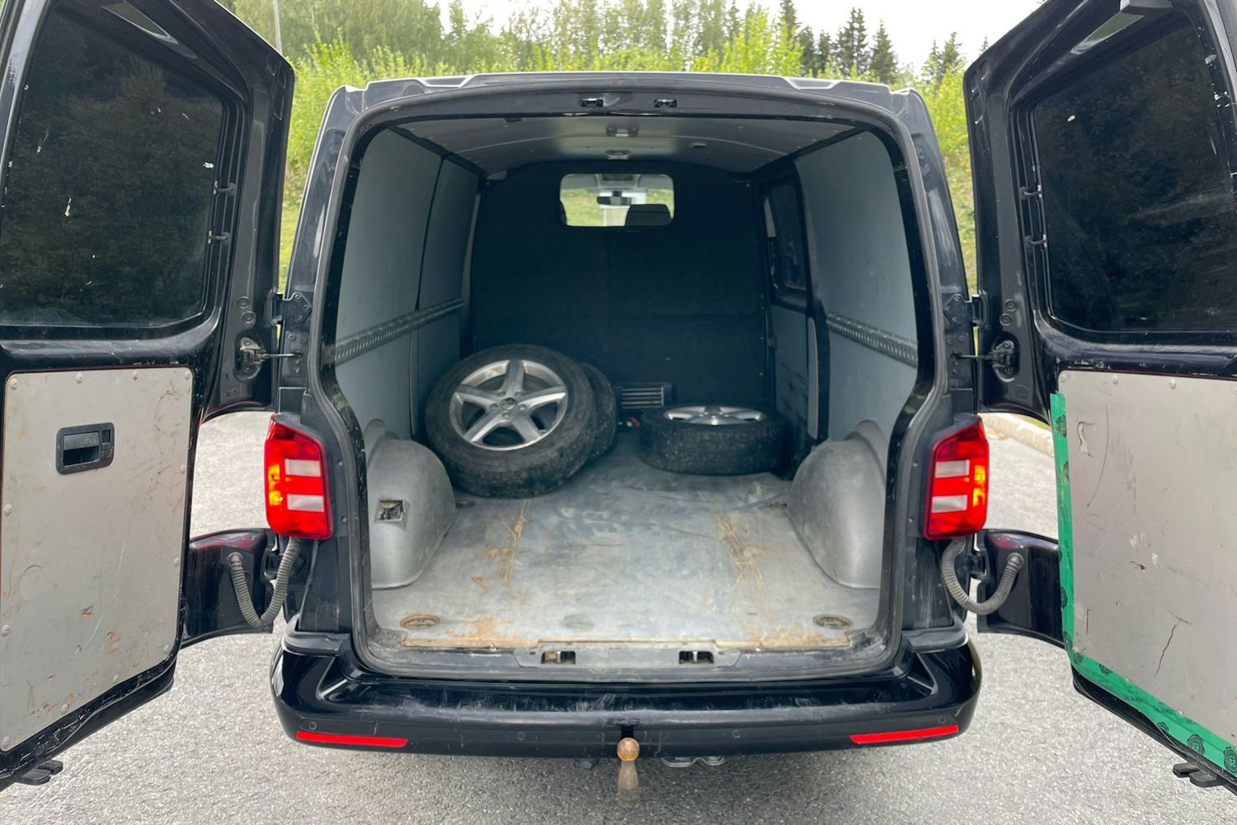 Musta Volkswagen TRANSPORTER 2017 kuva 14.
