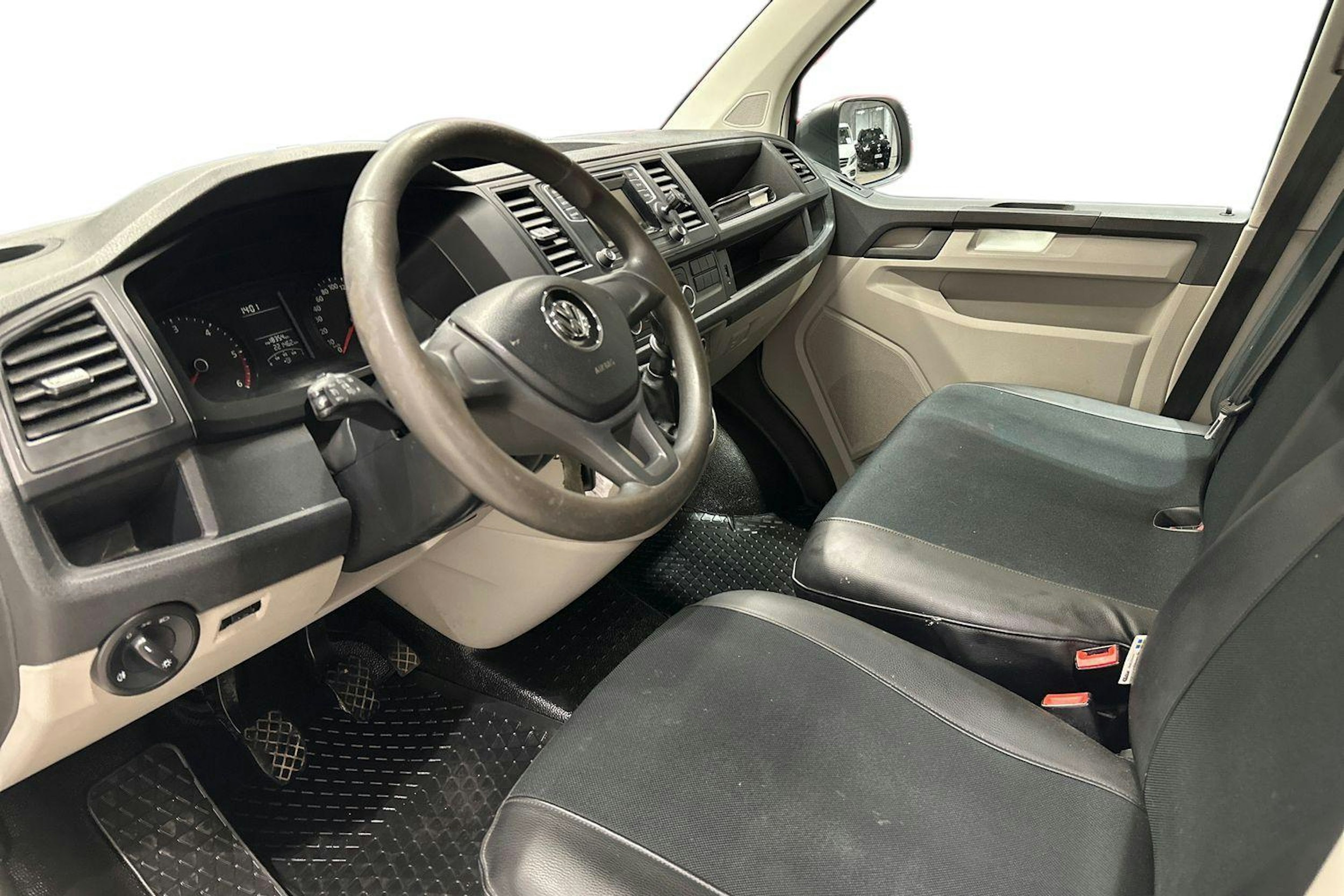 Valkoinen Volkswagen TRANSPORTER 2017 kuva 6.