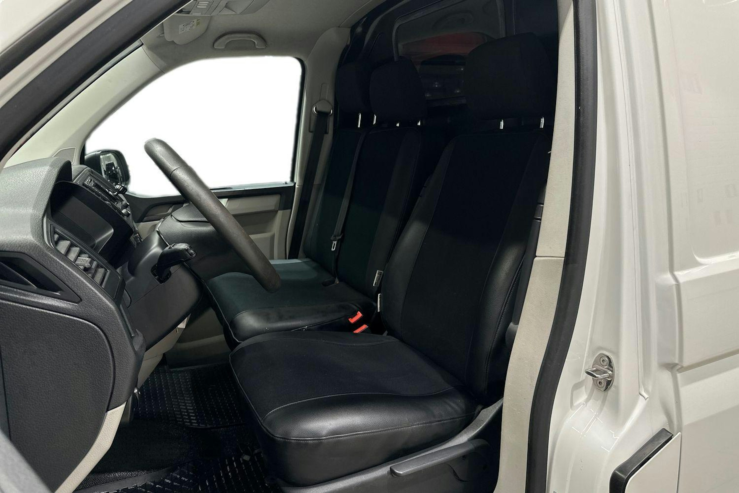 Valkoinen Volkswagen TRANSPORTER 2017 kuva 8.