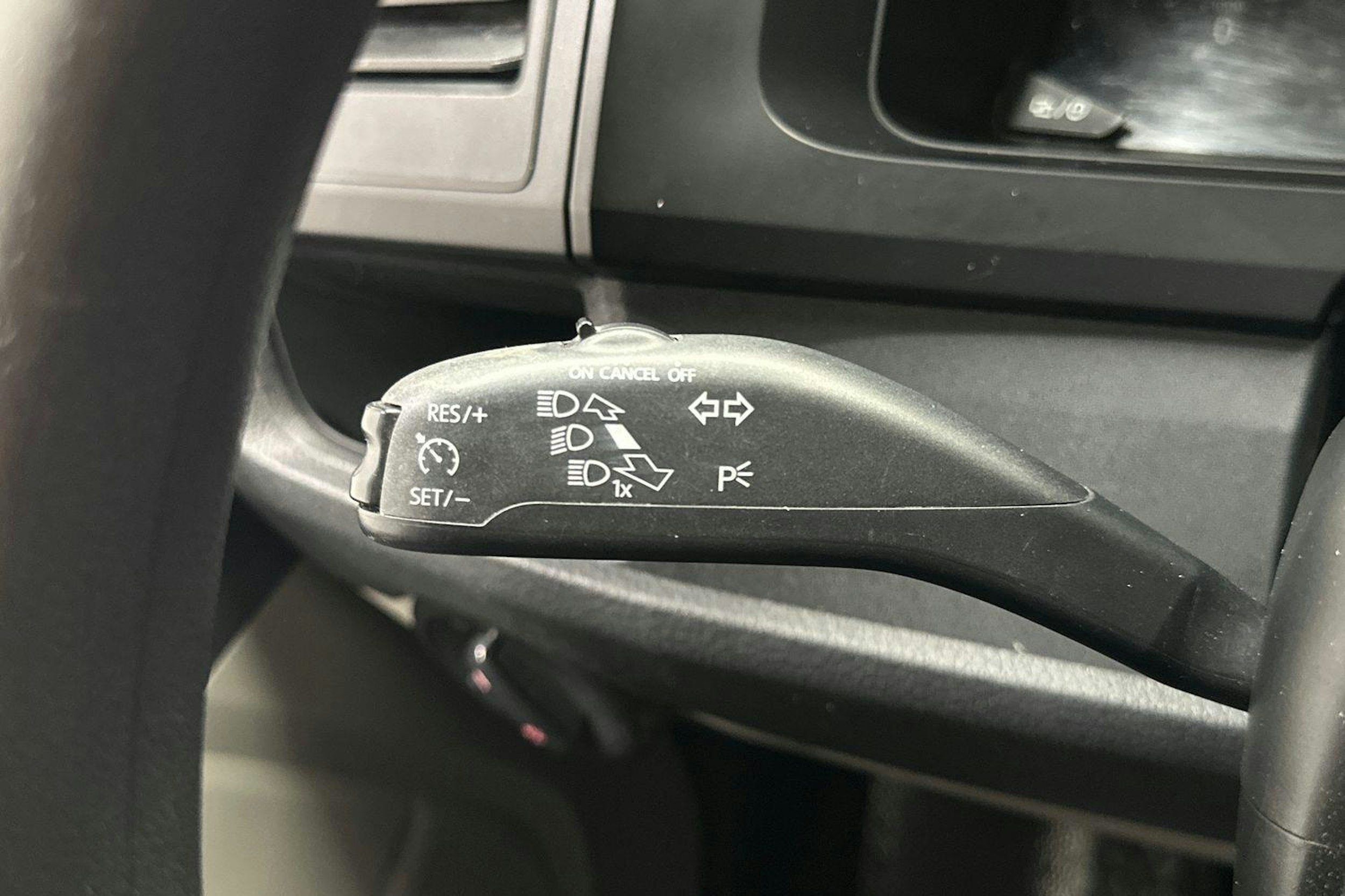 Valkoinen Volkswagen TRANSPORTER 2017 kuva 12.