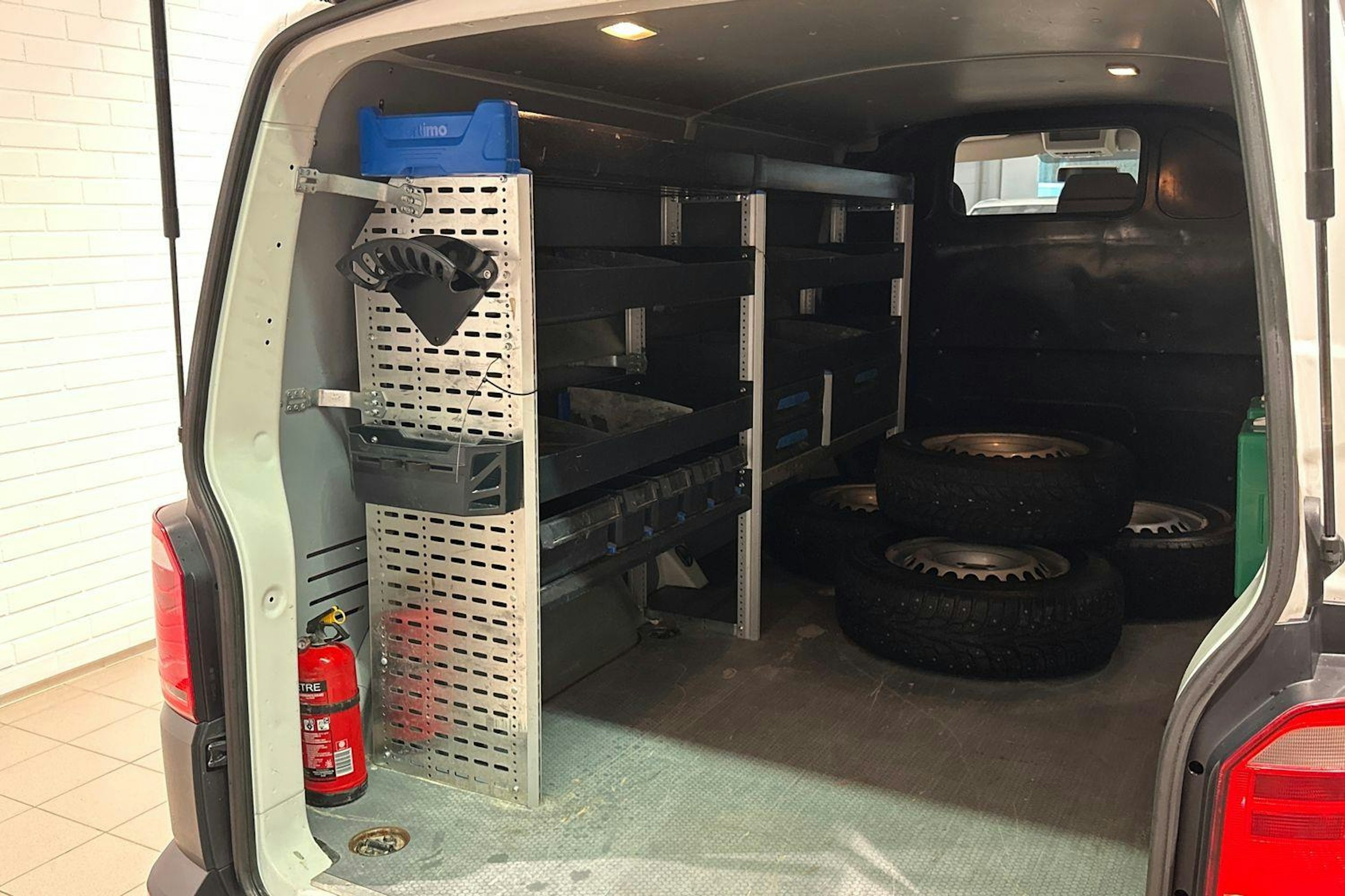 Valkoinen Volkswagen TRANSPORTER 2017 kuva 21.