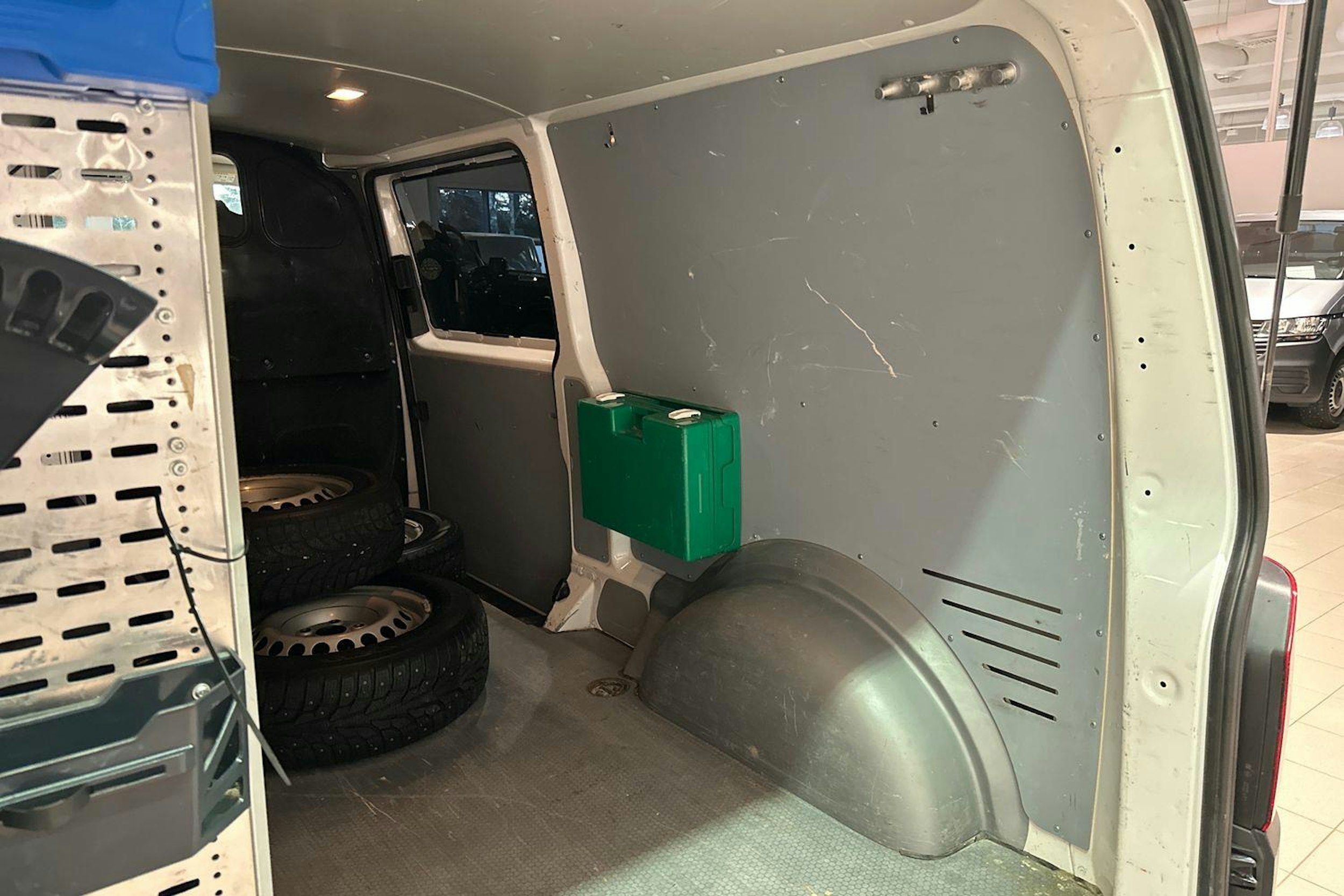 Valkoinen Volkswagen TRANSPORTER 2017 kuva 22.