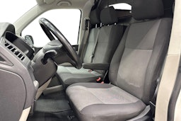 valkoinen Volkswagen Transporter 2017 kuva 6.