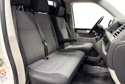 valkoinen Volkswagen Transporter 2017 kuva 7.
