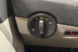 valkoinen Volkswagen Transporter 2017 kuva 14.