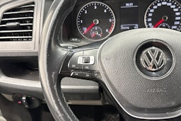 valkoinen Volkswagen Transporter 2017 kuva 16.