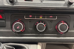 valkoinen Volkswagen Transporter 2017 kuva 20.