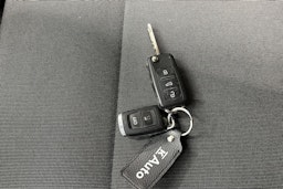 valkoinen Volkswagen Transporter 2017 kuva 22.