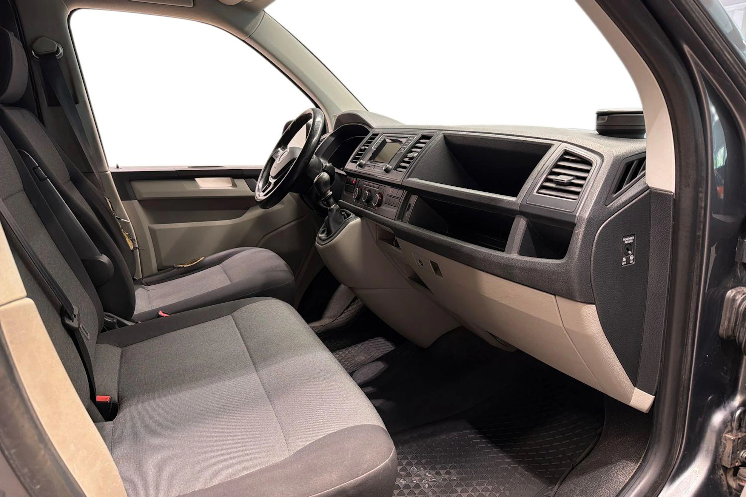 harmaa Volkswagen Transporter 2018 kuva 11.
