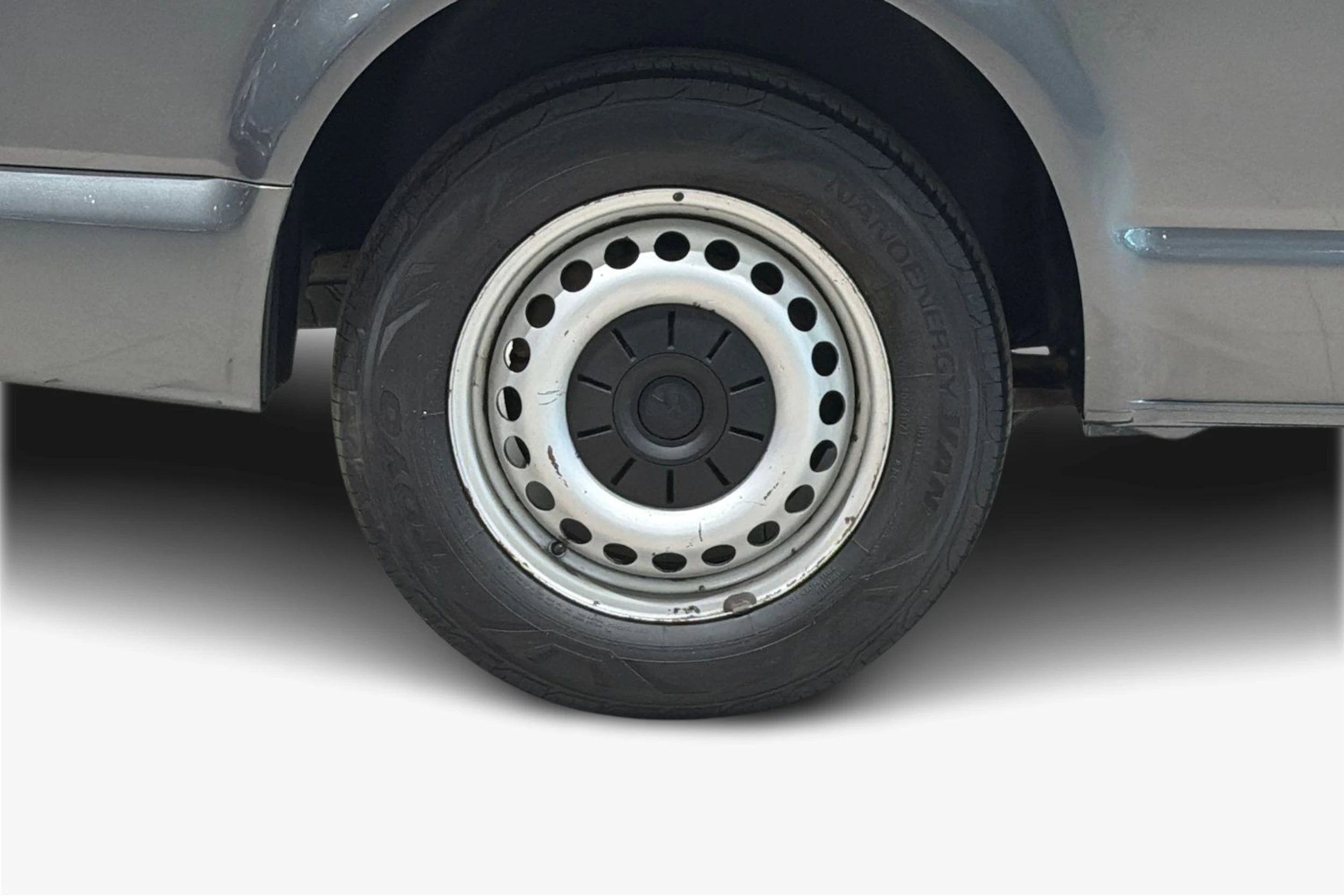 harmaa Volkswagen Transporter 2018 kuva 12.