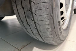 harmaa Volkswagen Transporter 2018 kuva 22.