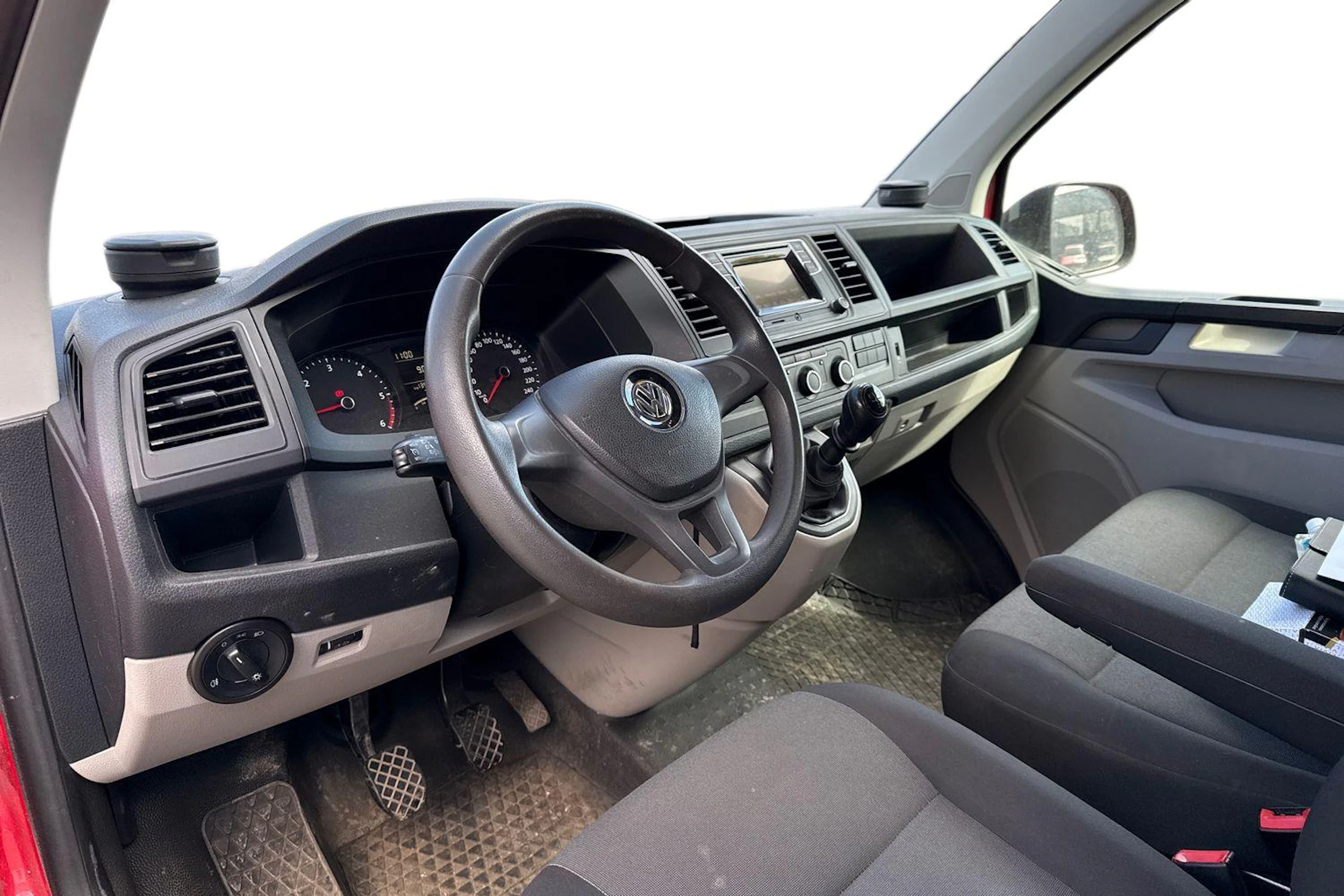 punainen Volkswagen Transporter 2017 kuva 3.