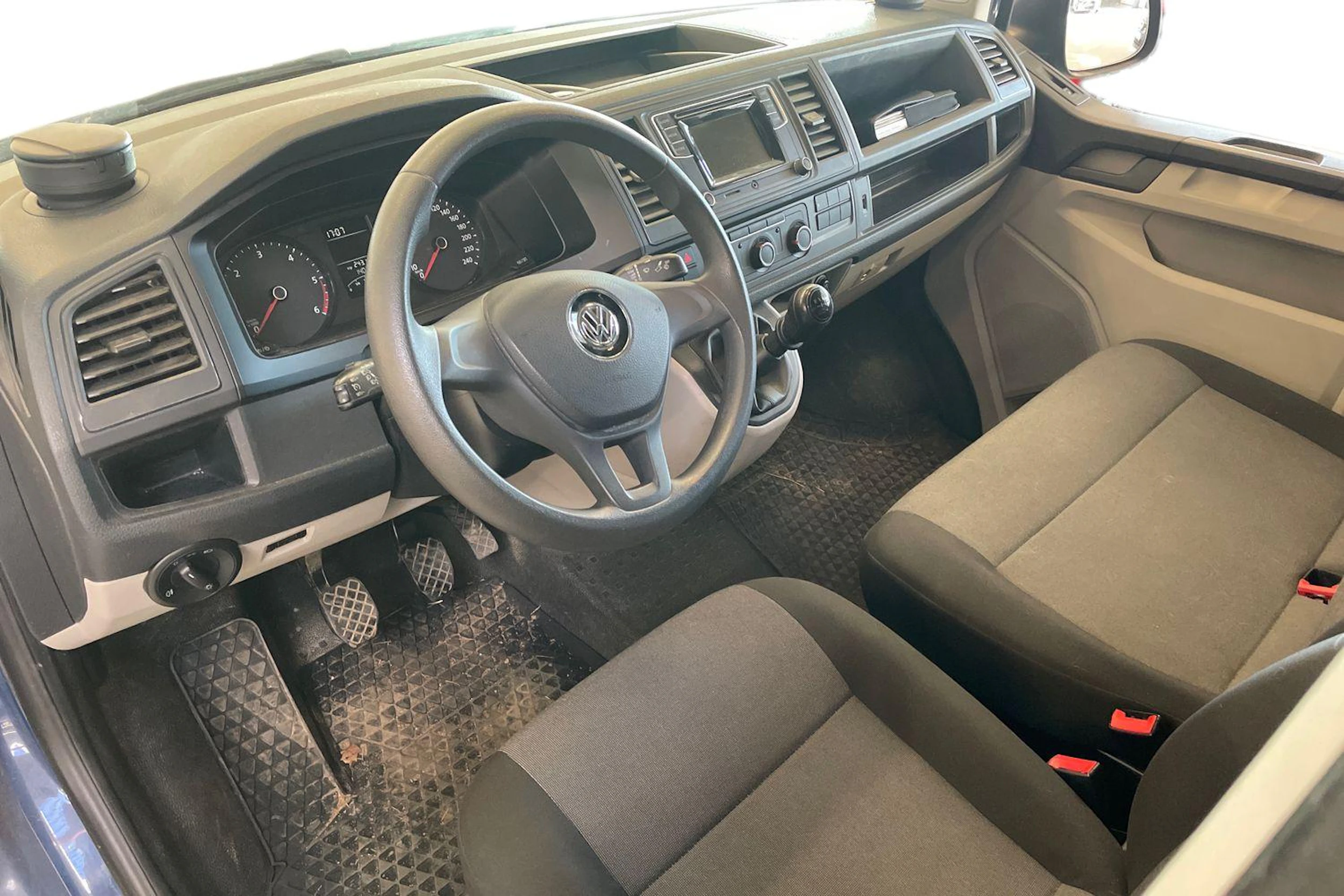 Sininen Volkswagen TRANSPORTER 2017 kuva 3.