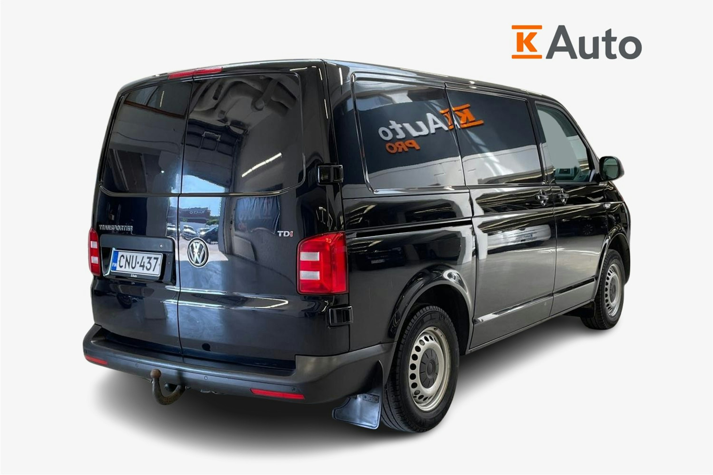 musta Volkswagen Transporter 2017 kuva 2.