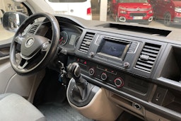musta Volkswagen Transporter 2017 kuva 13.