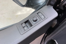 musta Volkswagen Transporter 2017 kuva 21.
