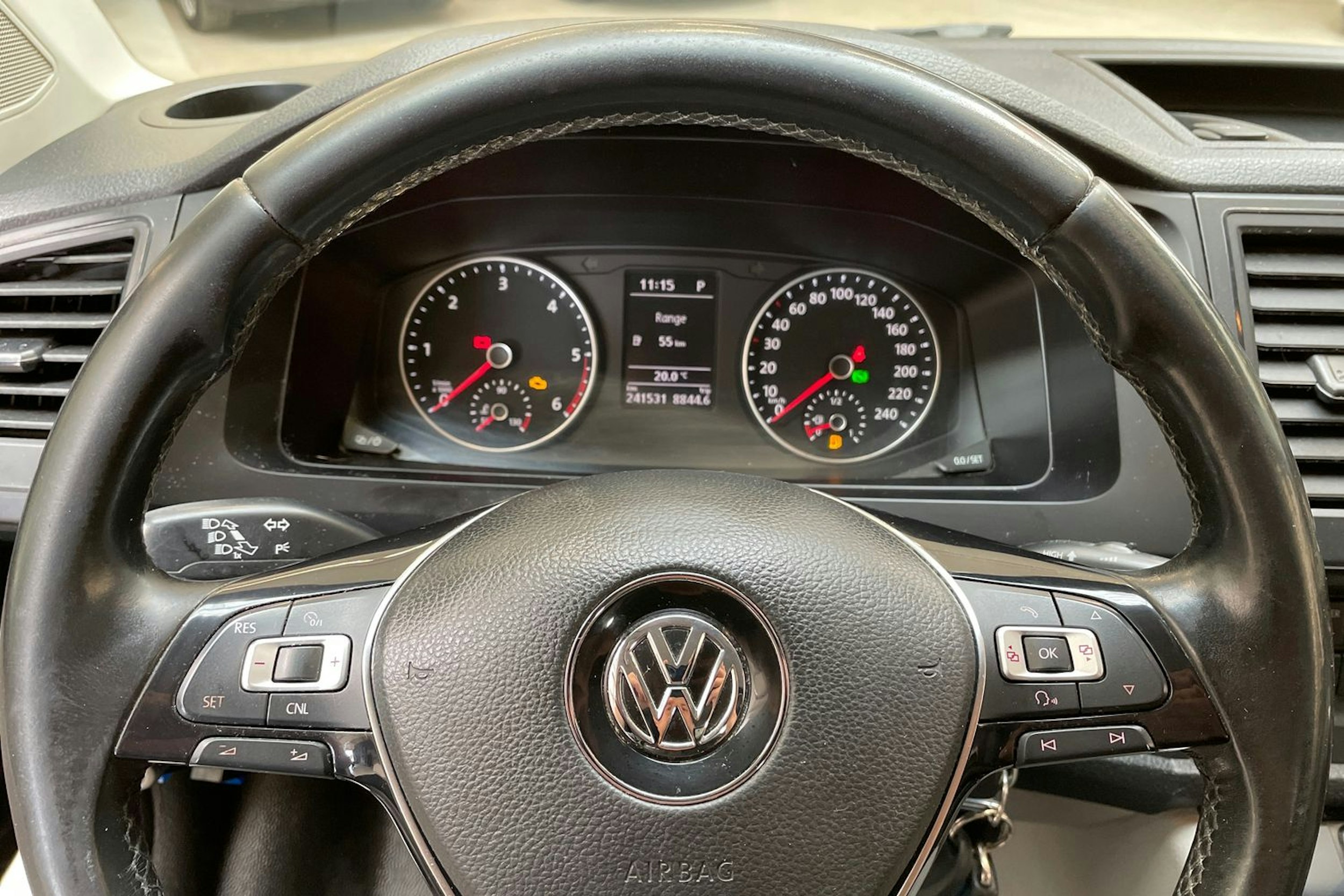 musta Volkswagen Transporter 2017 kuva 23.