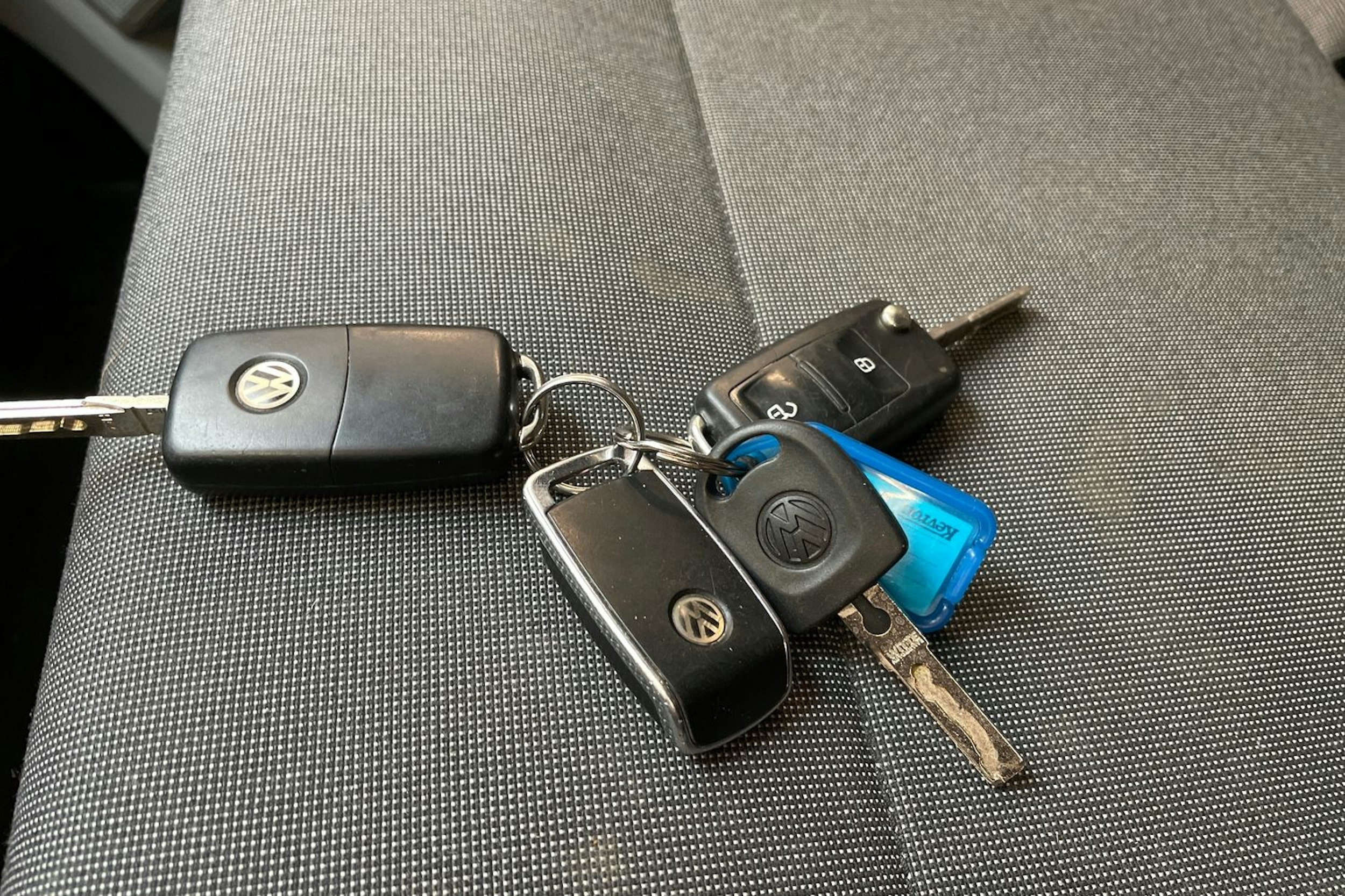 musta Volkswagen Transporter 2017 kuva 28.