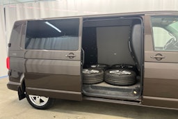 ruskea (beige) Volkswagen Transporter 2017 kuva 17.