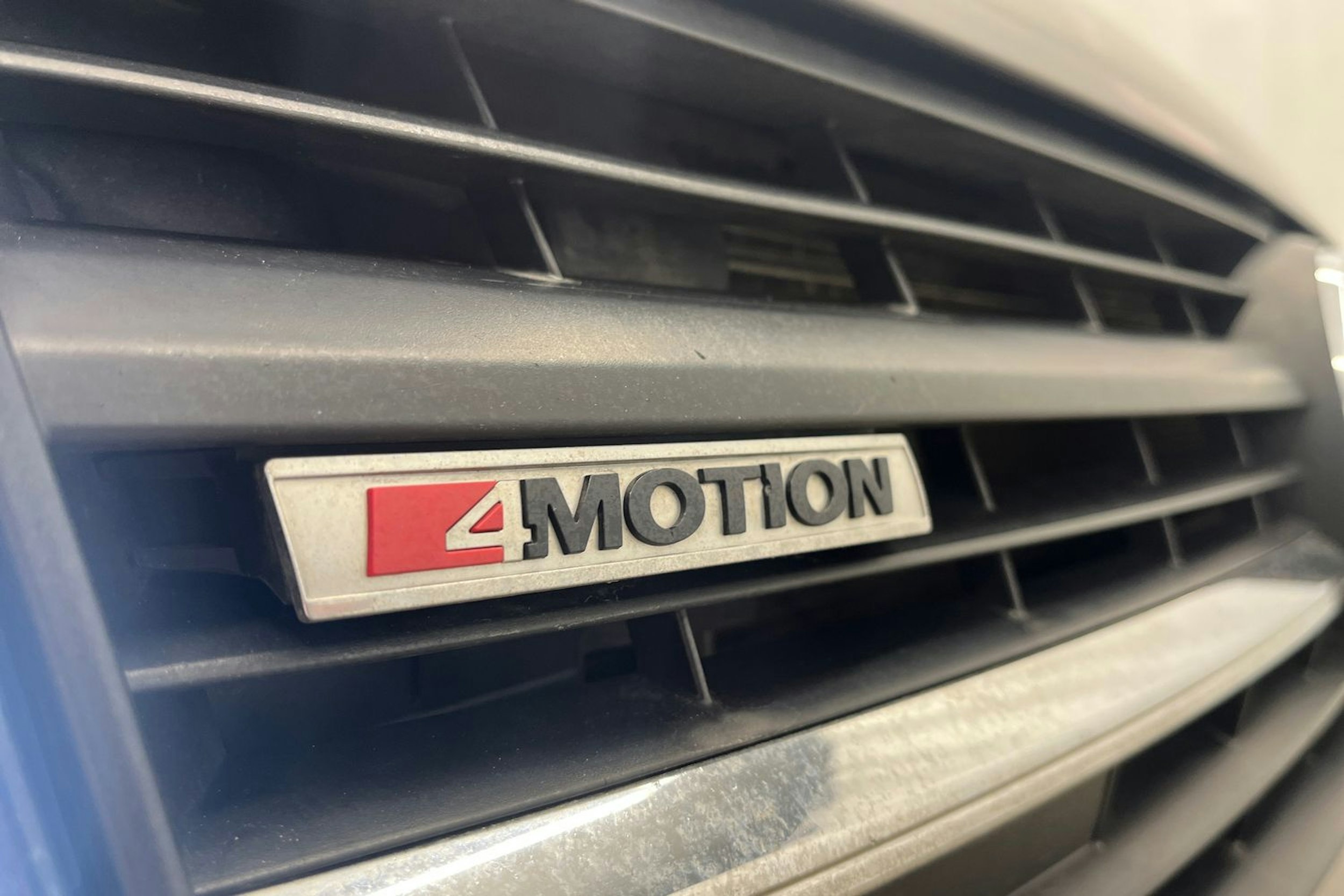 ruskea (beige) Volkswagen Transporter 2017 kuva 20.