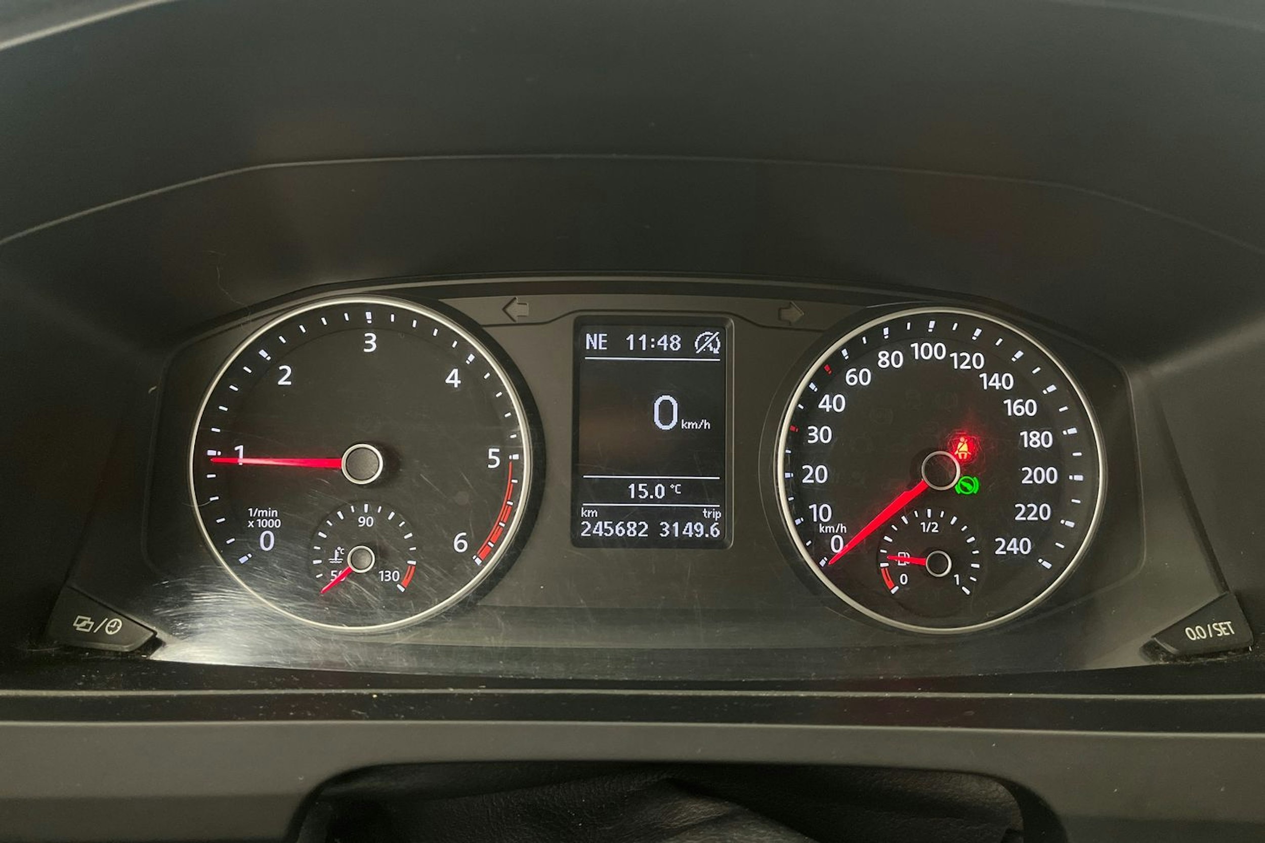 ruskea (beige) Volkswagen Transporter 2017 kuva 21.