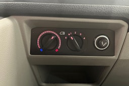 ruskea (beige) Volkswagen Transporter 2017 kuva 24.