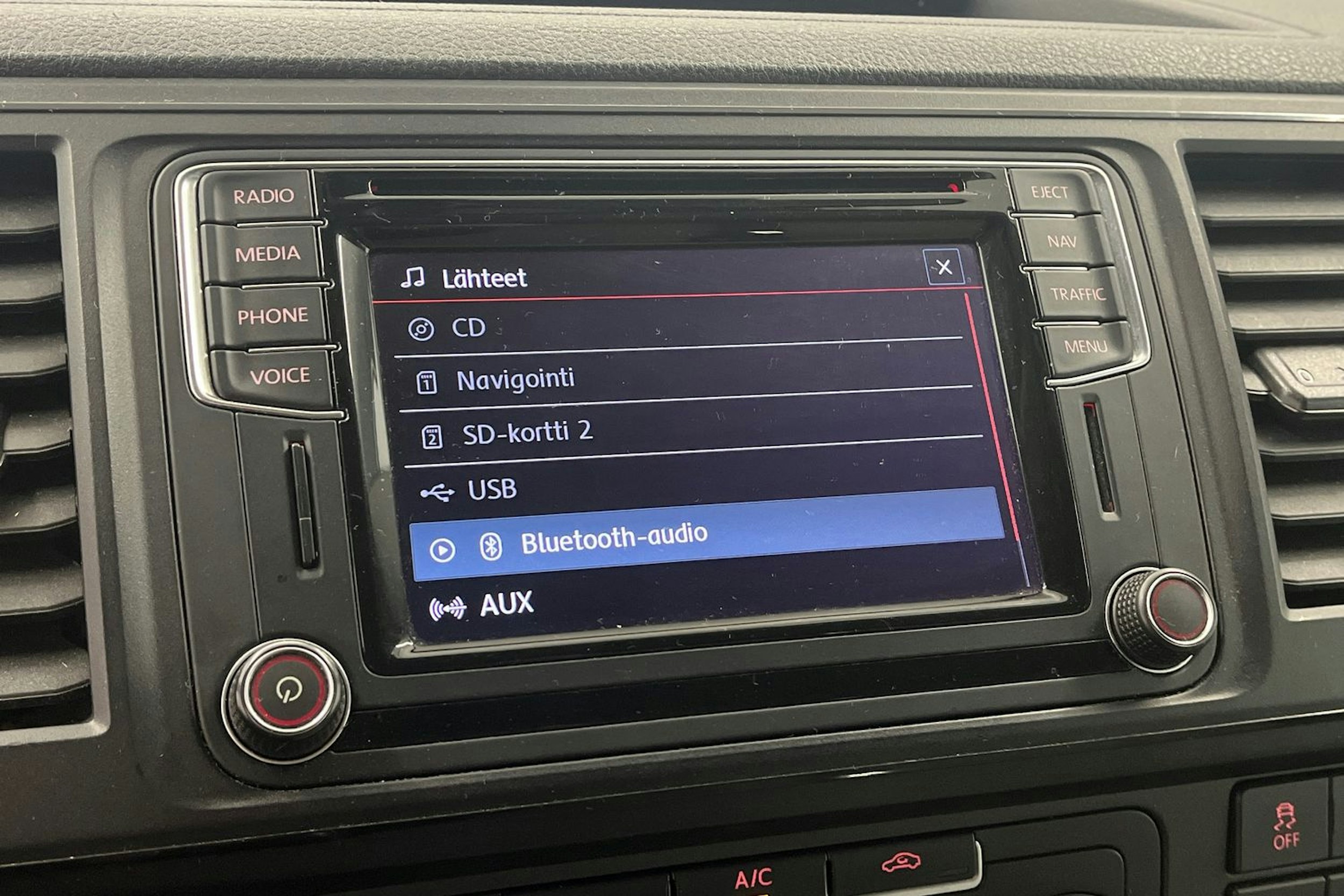 ruskea (beige) Volkswagen Transporter 2017 kuva 27.