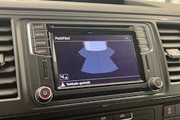 ruskea (beige) Volkswagen Transporter 2017 kuva 30.