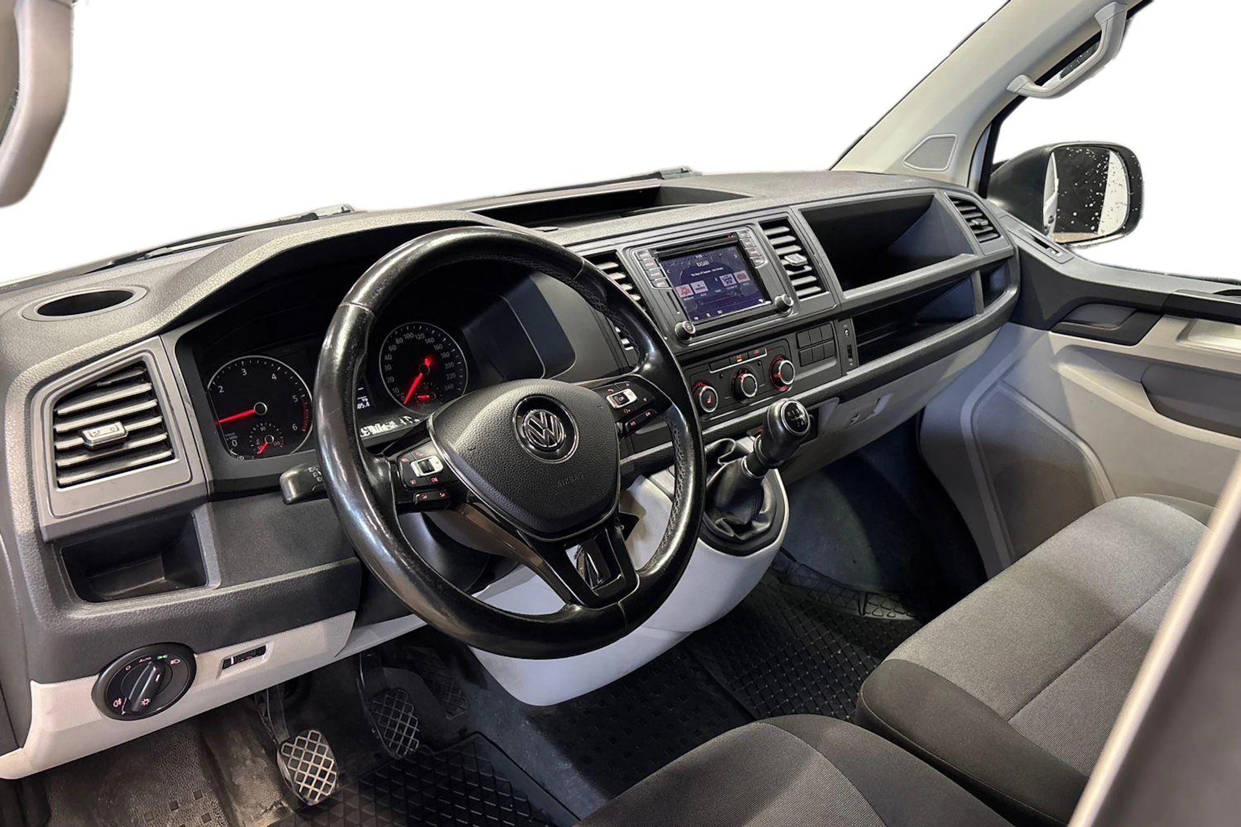 valkoinen Volkswagen Transporter 2017 kuva 9.