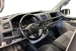 valkoinen Volkswagen Transporter 2017 kuva 9.