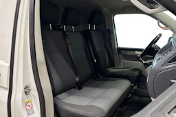 valkoinen Volkswagen Transporter 2017 kuva 11.