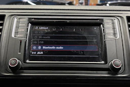 valkoinen Volkswagen Transporter 2017 kuva 22.