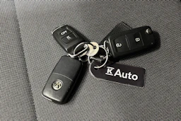 valkoinen Volkswagen Transporter 2017 kuva 30.