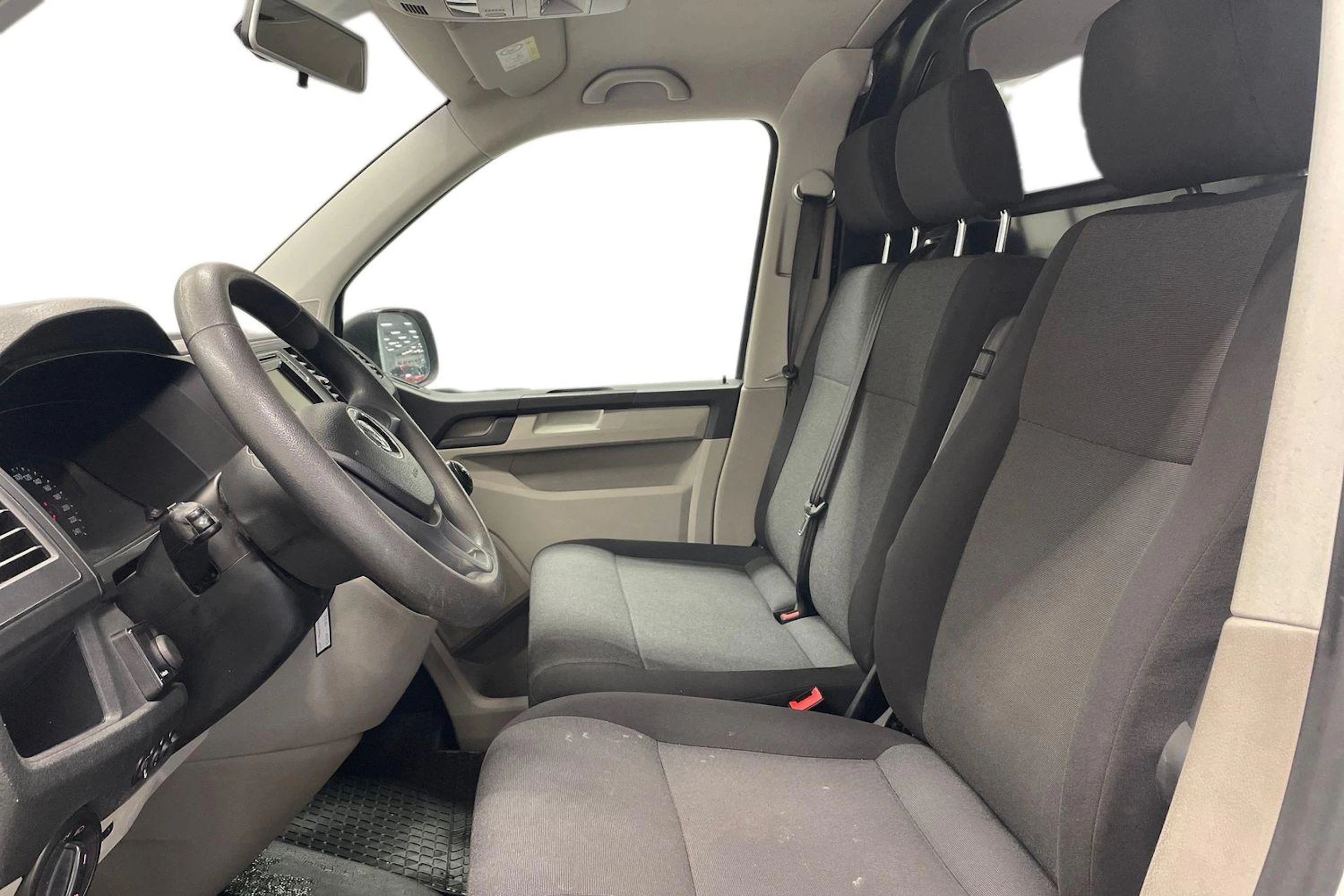 valkoinen Volkswagen Transporter 2017 kuva 8.