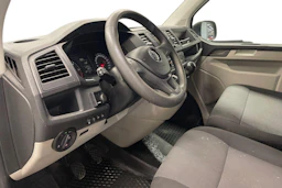 valkoinen Volkswagen Transporter 2017 kuva 9.