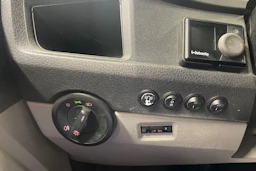 valkoinen Volkswagen Transporter 2017 kuva 18.