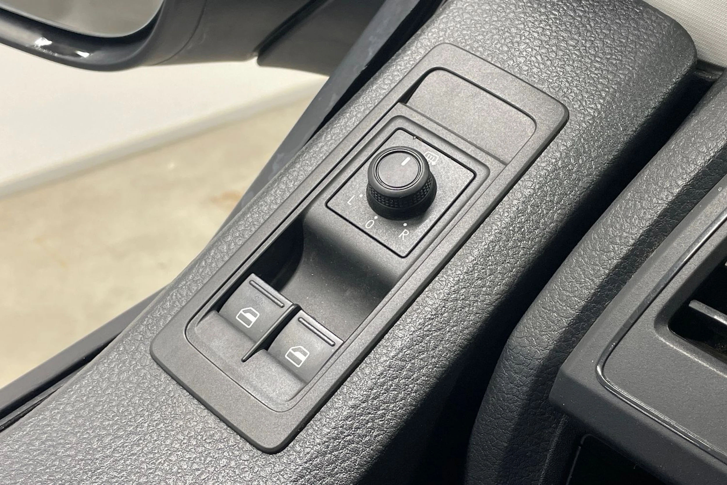 valkoinen Volkswagen Transporter 2017 kuva 19.