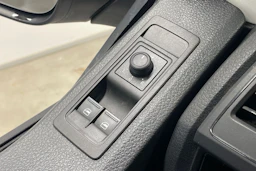 valkoinen Volkswagen Transporter 2017 kuva 19.