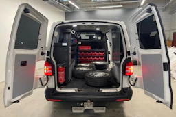 valkoinen Volkswagen Transporter 2017 kuva 25.