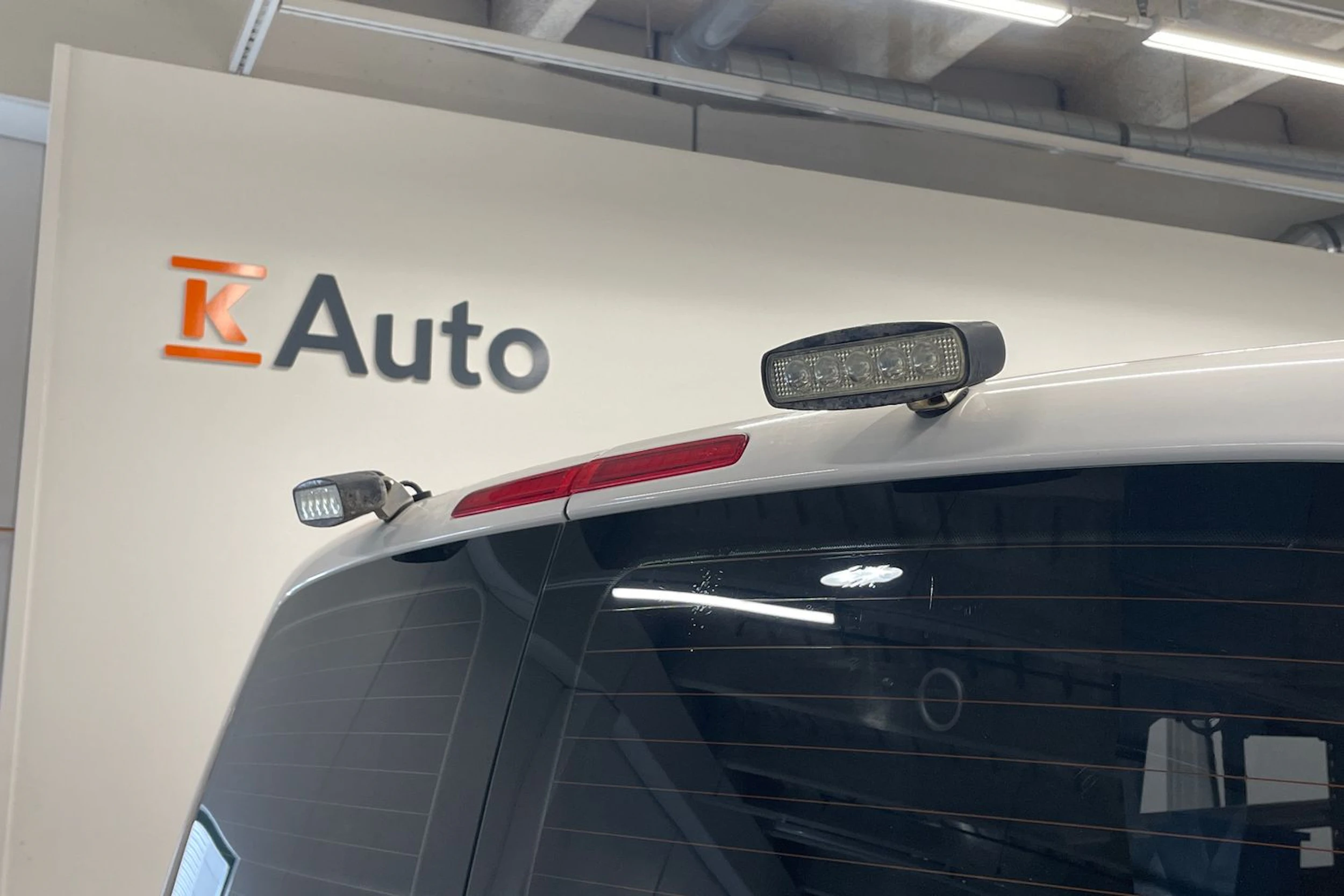 valkoinen Volkswagen Transporter 2017 kuva 28.